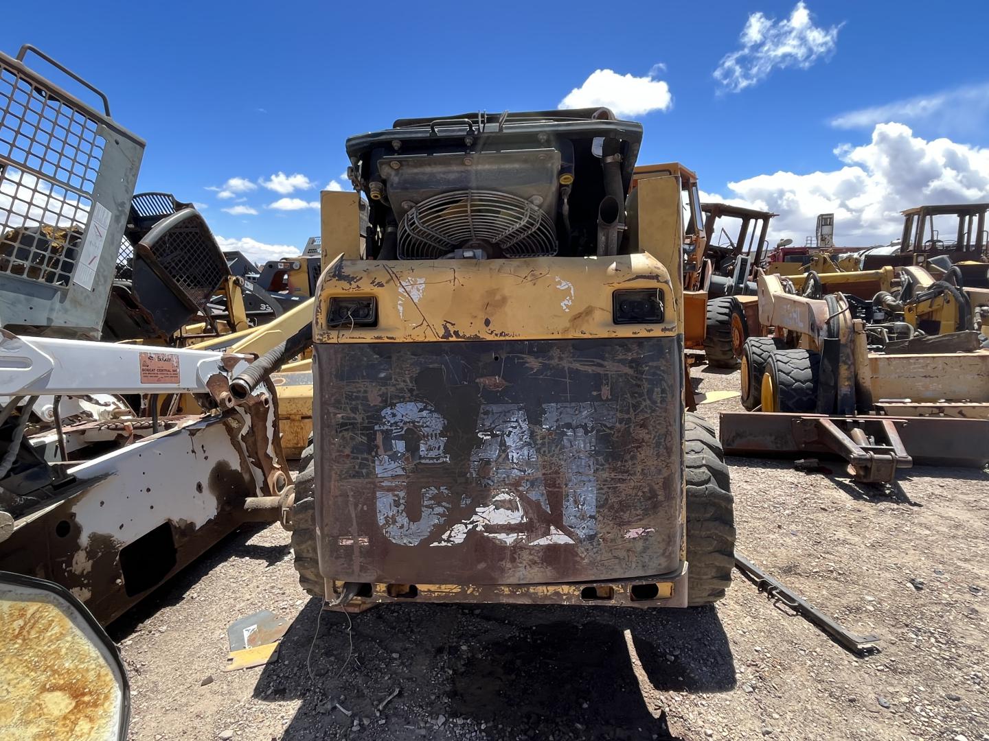 ./imagenes/INVOICE/2019/17617/MINICARGADOR CATERPILLAR 226 (14).JPG